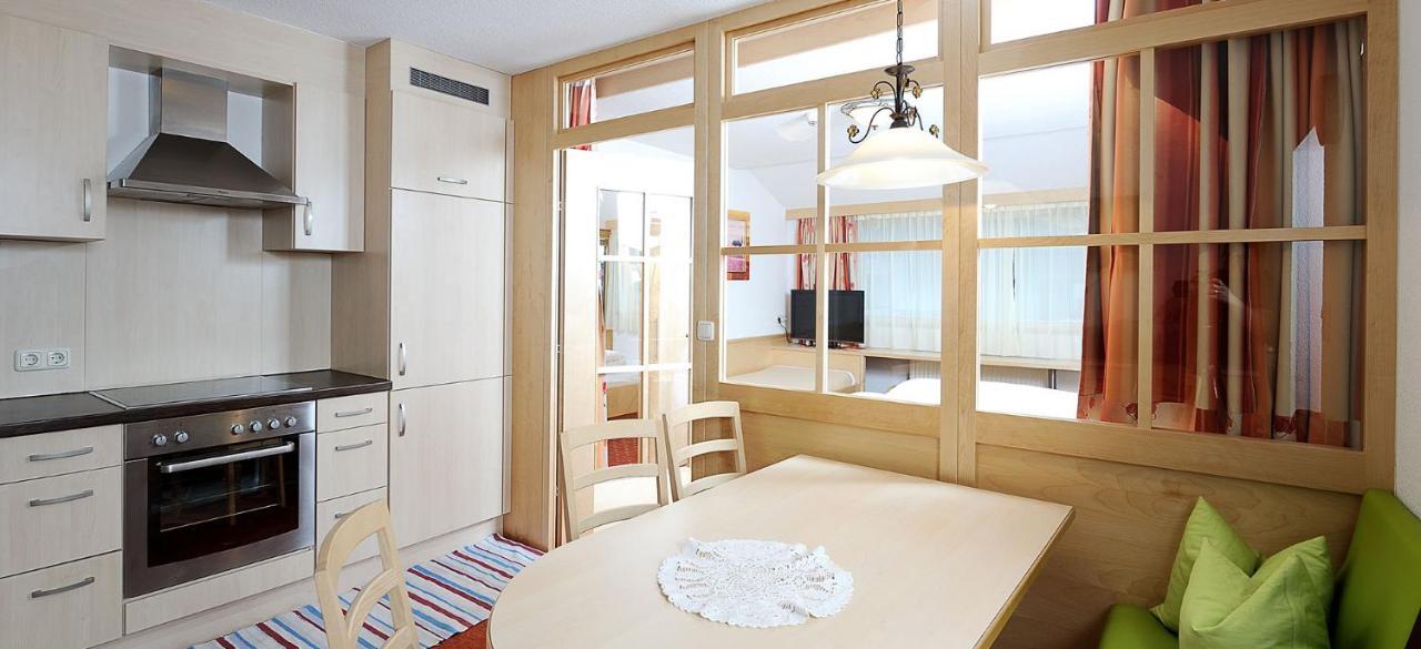Hotel Kristall B&B Ischgl Zewnętrze zdjęcie